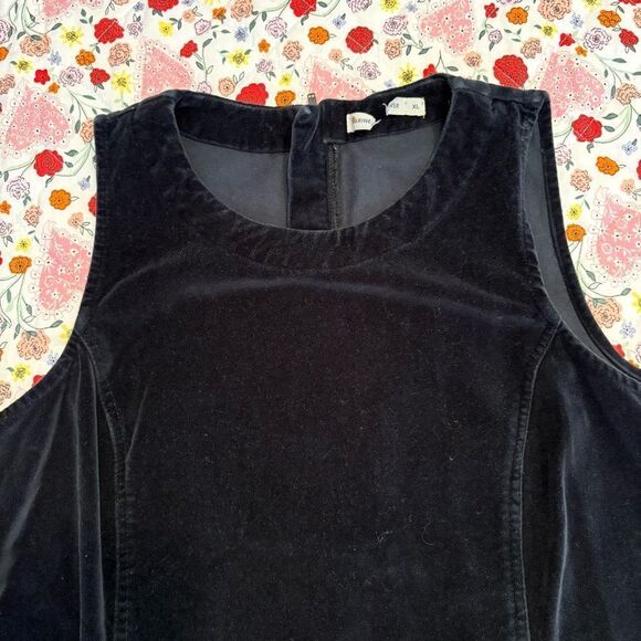 Marine Layer Cizon Velvet Shift Dress in Graphite - Picture 4 of 9